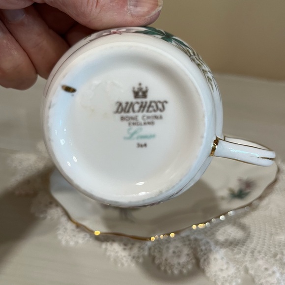 Vintage Duchess Louise Cup and Sandwich Plate - Picture 2 of 4